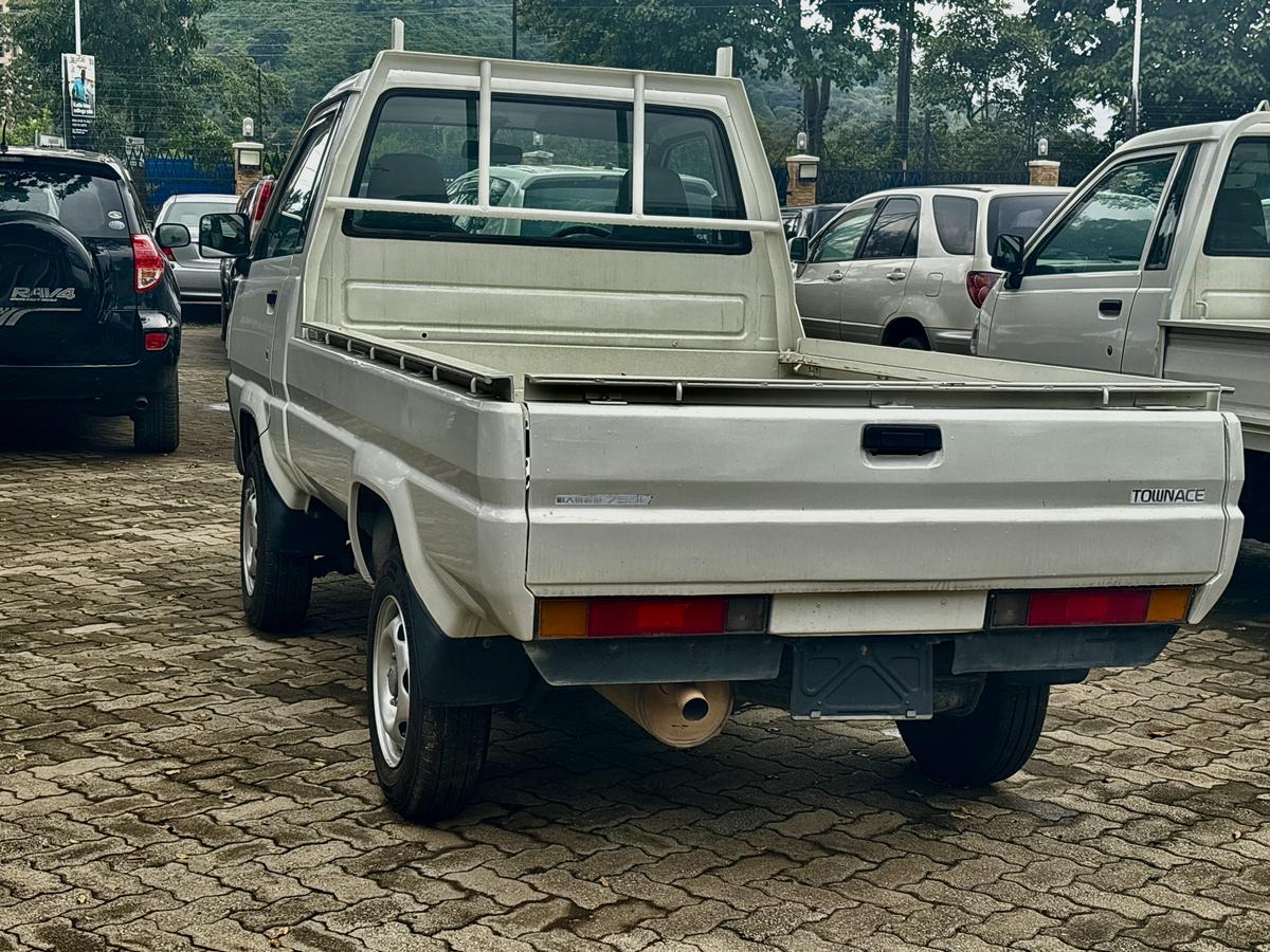 2002 TOYOTA TOWNACE - Image 2 - Image Motors Tanzania