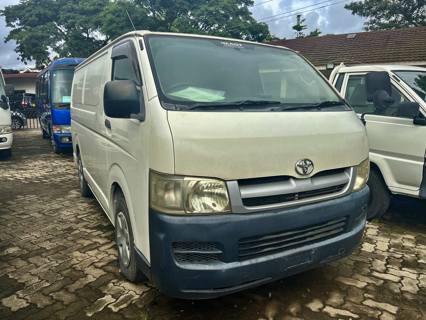 2006 TOYOTA REGIUSACE FREEZER - Image 5 - Image Motors Tanzania