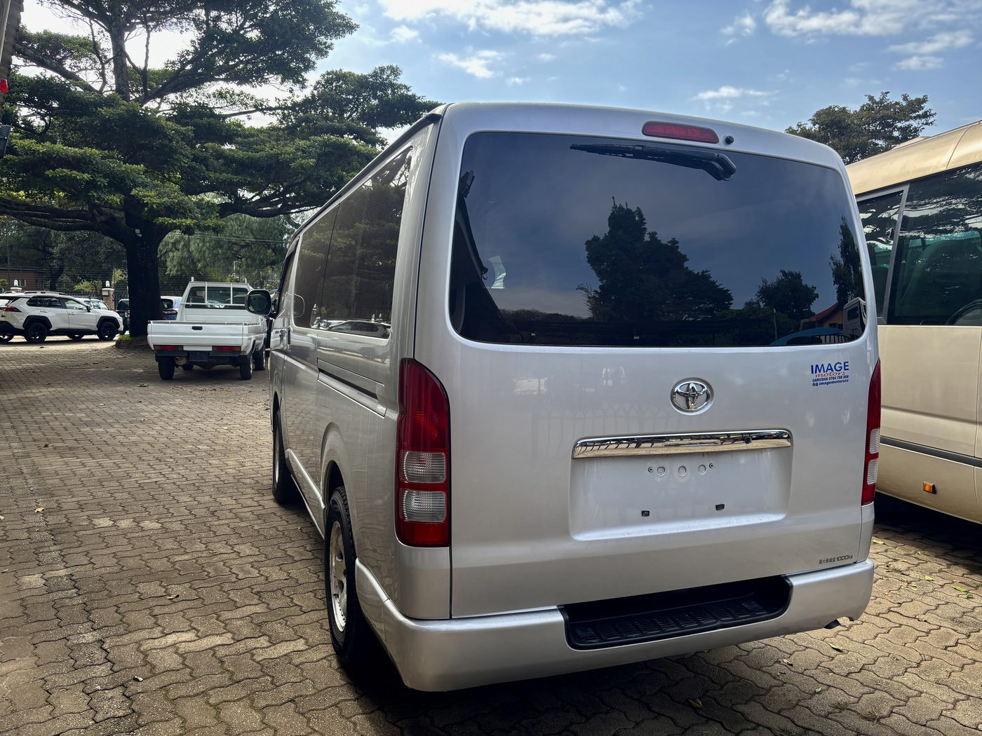 2005 TOYOTA HIACE VAN
